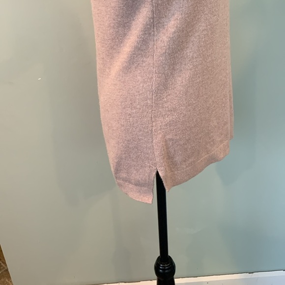 Old Navy Tan V-Neck Pullover Sweater Women’s Small - Picture 4 of 6